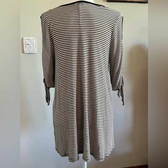Maurices short split sleeve striped top in black and cream. - Picture 6 of 7
